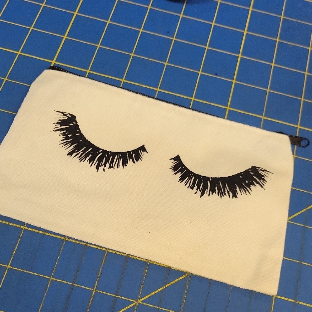 Eyelash Print Makeup Bag - Black and Cream 4.5x7 Zipper